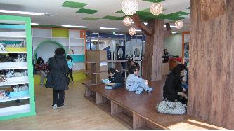 어린이 영어도서관 열람실 