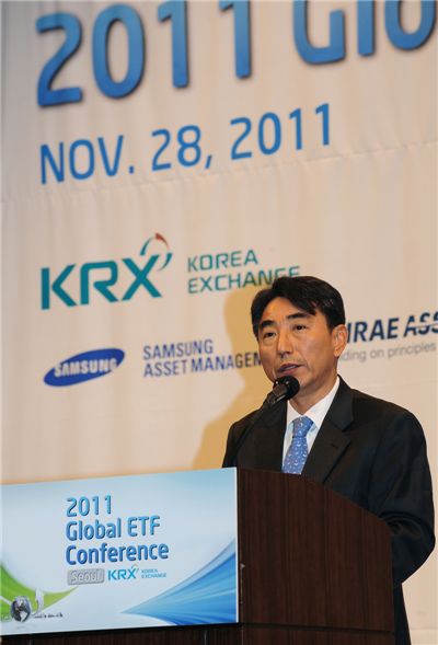 이창호 한국거래소 유가증권시장 본부장이 28일 글로벌 ETF 컨퍼런스에서 개회사를 하고 있다.