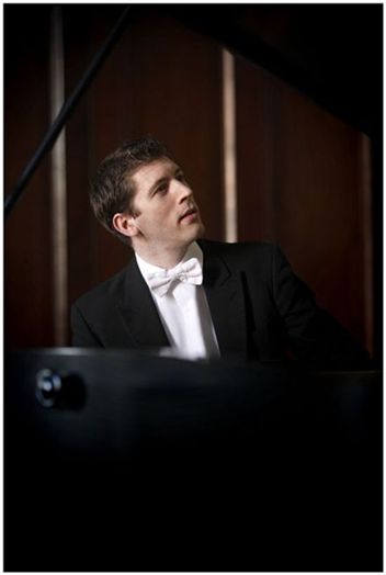 반주자 - 피아니스트 피닌 콜린스