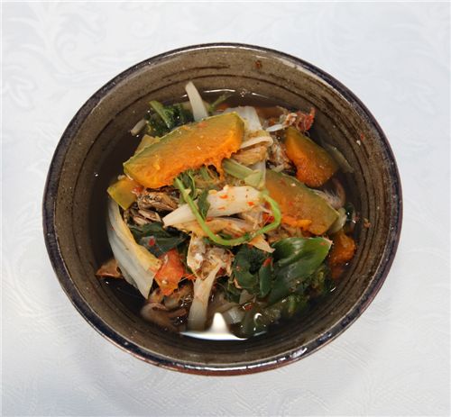 쌀쌀할 때 게국지 한 뚝배기 어떠세요?