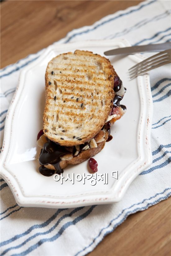 [아시아경제의 건강맛집] "발효빵 나가신다, 빵빵~" - 해방촌 'HACKNEY 해크니'