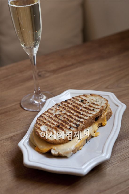 [아시아경제의 건강맛집] "발효빵 나가신다, 빵빵~" - 해방촌 'HACKNEY 해크니'