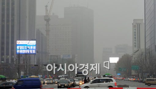 [포토] 짙은 안개 깔린 광화문