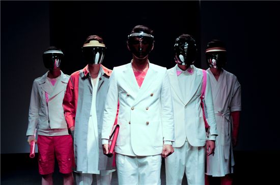 ▲ 엠비오 2012 S/S 컬렉션 