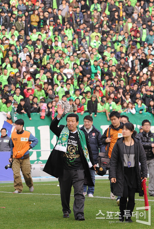 [포토] '위풍당당 봉동이장' 최강희 감독