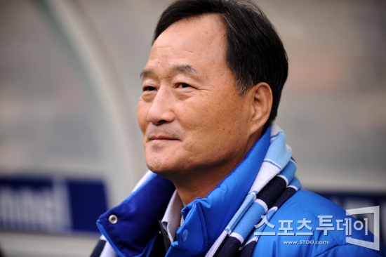 김호곤 감독, 눈앞에서 날아간 첫 우승의 꿈