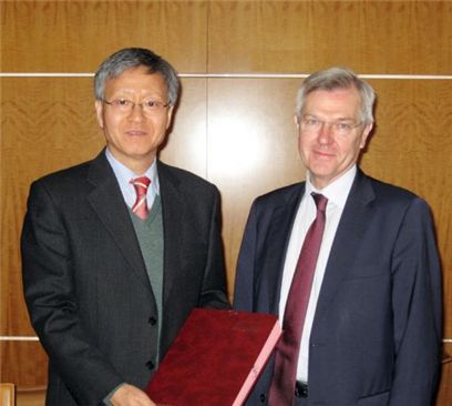 K-sure, 프랑스 무역보험기관과 재보험협력