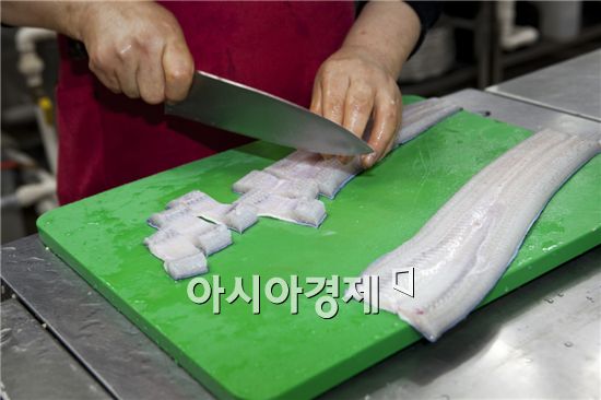 [아시아경제의 건강맛집] 미끈한 장어, 화끈한 유혹 - '금강수림'