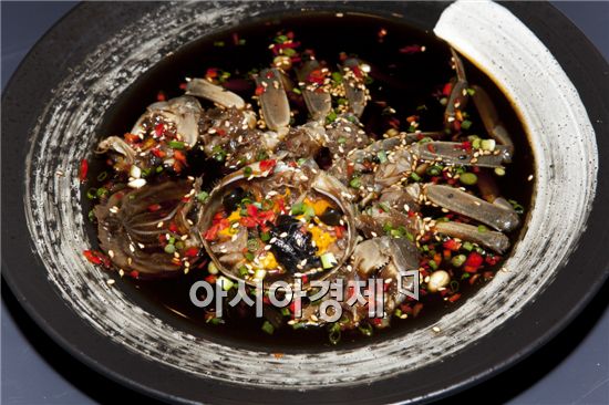 [아시아경제의 건강맛집] 미끈한 장어, 화끈한 유혹 - '금강수림'