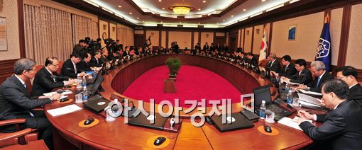 [포토] 국무회의 주재하는 김황식 총리