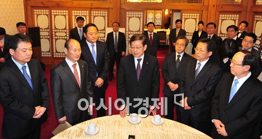 [포토] 김황식 총리 "FTA 괴담은 홍보 부족 탓"