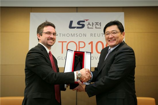 LS산전 '세계 100대 혁신기업' 선정 트로피 수상 