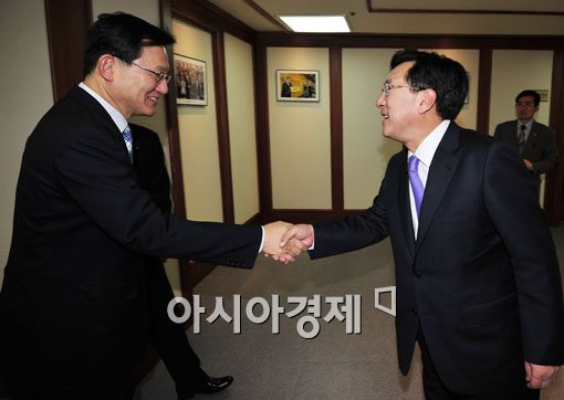 [포토] 중소기업인 만나는 홍석우 장관