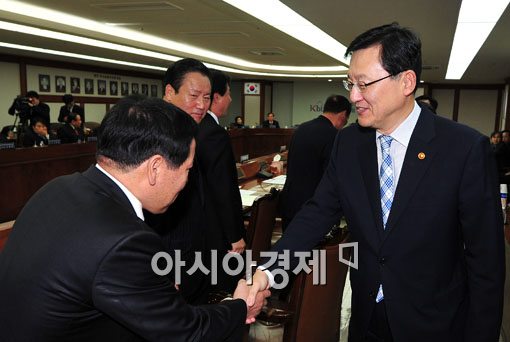 [포토] 중소기업인 만나는 홍석우 장관