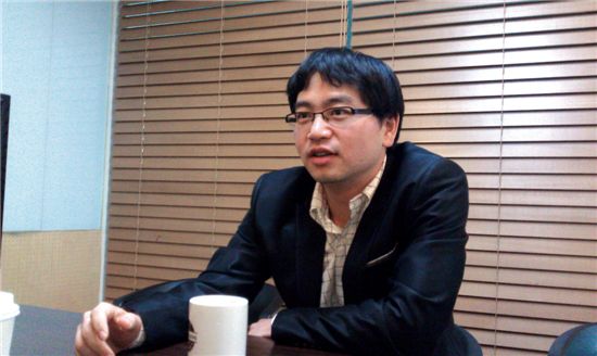 “사물에 글을 쓰는 비휘발성 앱 '오브제'는 인문학적 성찰 결과”