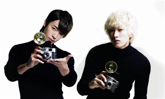 Super Junior members Donghae (left) and Eunhyuk [SM Entertainment]