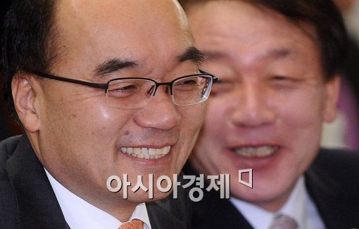 [포토] '미소짓는 두 장관'