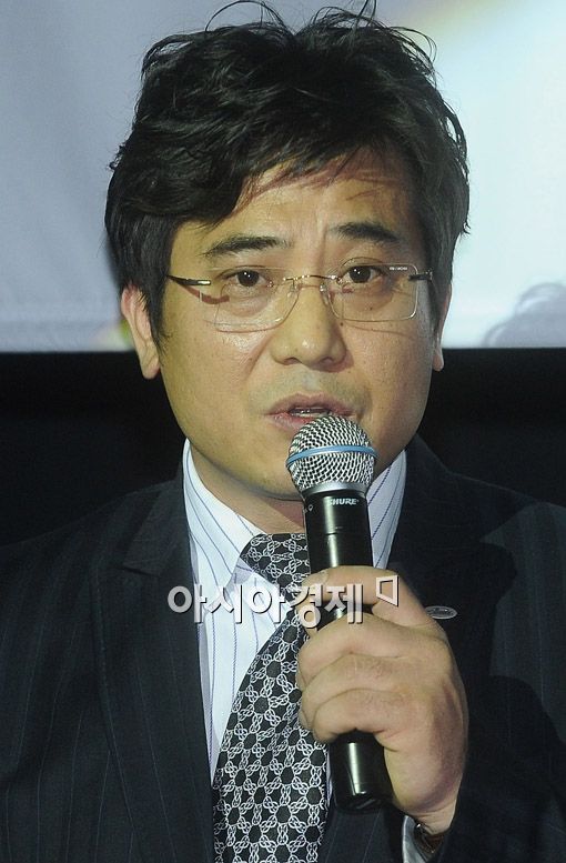 [포토] 인사말 하는 최선웅 대표