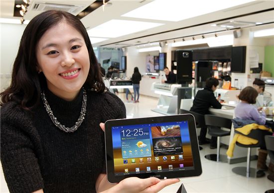SKT, 국내 최초 LTE 태블릿PC 출시..'13일'