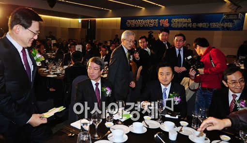 [포토] 정병철 부회장 "내 자리 어디지?"