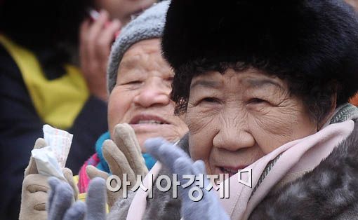 [포토] '할머니의 미소'