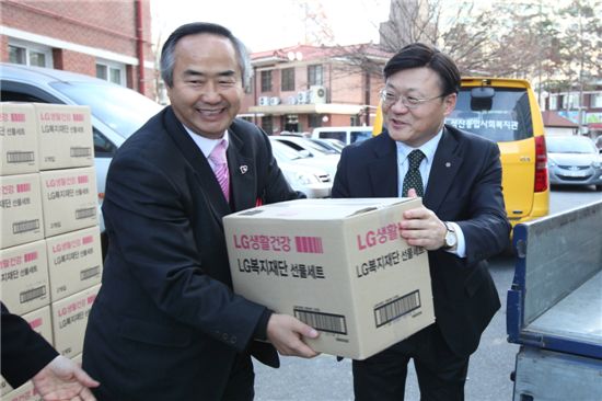 [포토]LG "어르신, 겨울 춥지 않게 보내세요"