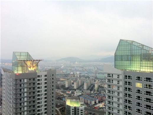 옥상 전망대에서 바라다본 대전 시내 전경.