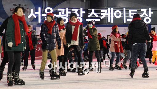 [포토] '시청광장에서 스케이트 타요'