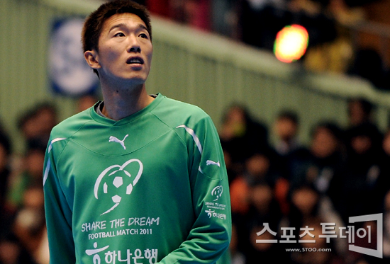 김정우 "FA 협상 중...해외는 아니다"