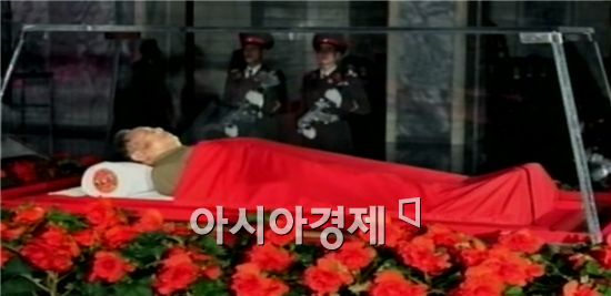[김정일 사망]南 조의 표시에 첫 반응…北 "참을 수 없는 모독" 