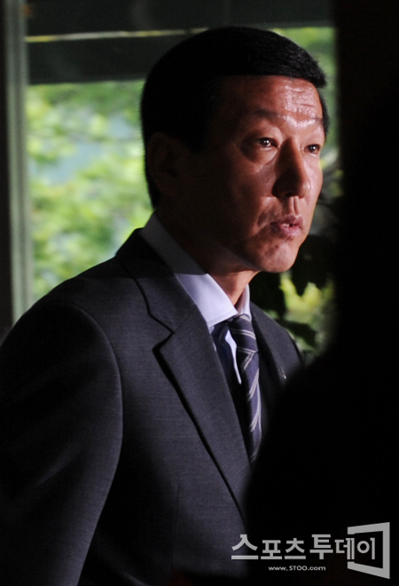 [포토] 입장하는 최강희 감독