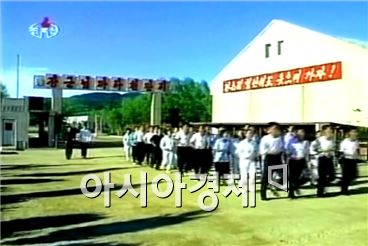 김정일 사후 북한 어디로 가나? ②후계 안착화 필수조건은 경제