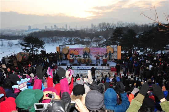 송파구, 올림픽공원 몽촌토성에서 새해 해맞이 행사 