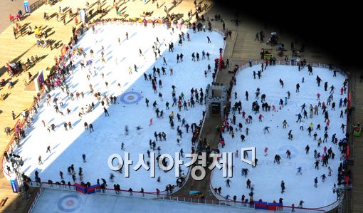 [포토] 스케이트장 찾은 서울시민들
