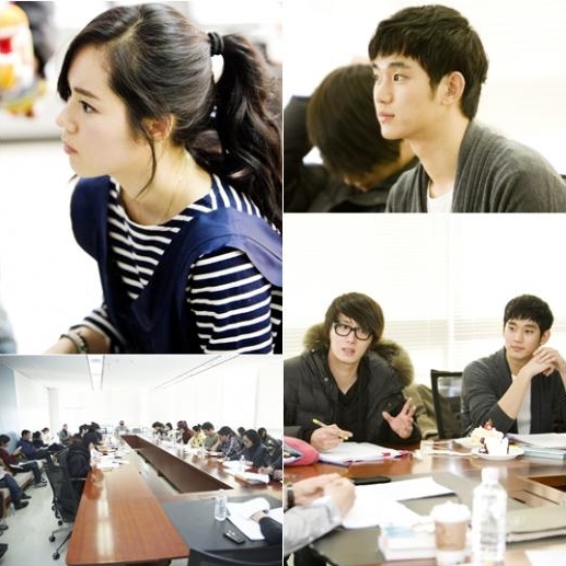 Cast of MBC's "Sun" hold 1st script reading 