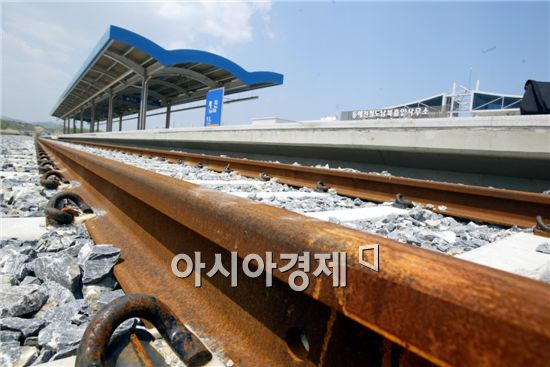 北 "李대통령과 상종안해"…향후 남북관계는