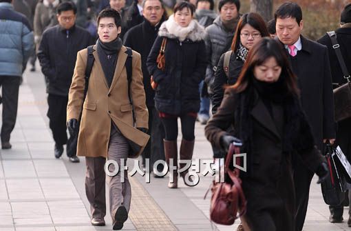 [포토] '힘차게 첫 출근'