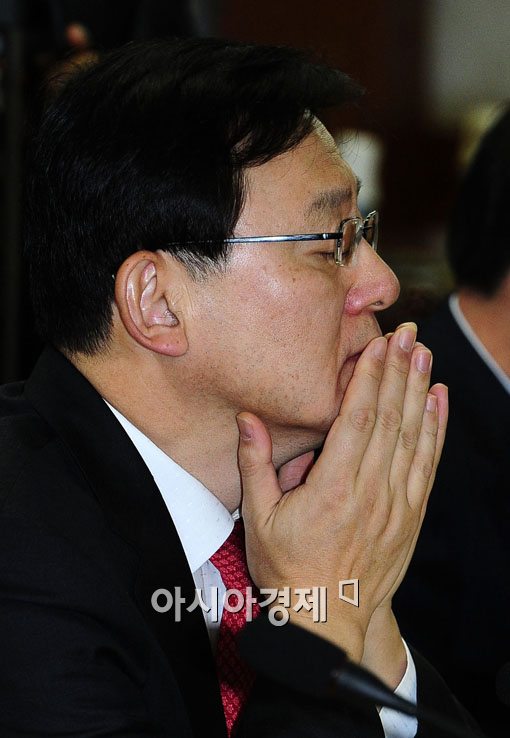 [포토] 연일 계속되는 전력난, 답답한 홍석우 장관
