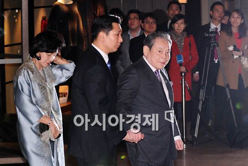 [포토] 이건희 내외, 삼성그룹 CEO 신년만찬 참석