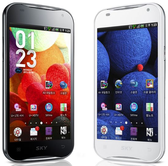 LG유플러스가 스카이과 함께 2012년 첫 LTE 스마트폰 ‘베가 LTE EX (IM-A820L)’를 이번 주 본격 출시한다고 10일 밝혔다.