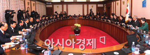 [포토] 국무회의 주재하는 김황식 총리