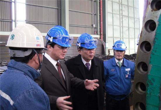 조계륭 한국무역보험공사(K-sure) 사장이 지난 4일 울산 소재 화공 설비 전문 플랜트 기업 ㈜일성을 방문했다.