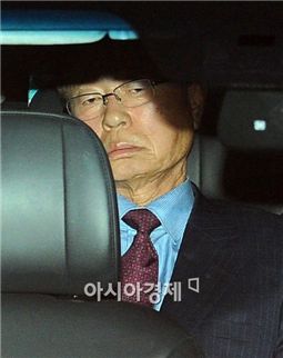 "물러나신다더니만…" 박희태 끝까지 꼼수?