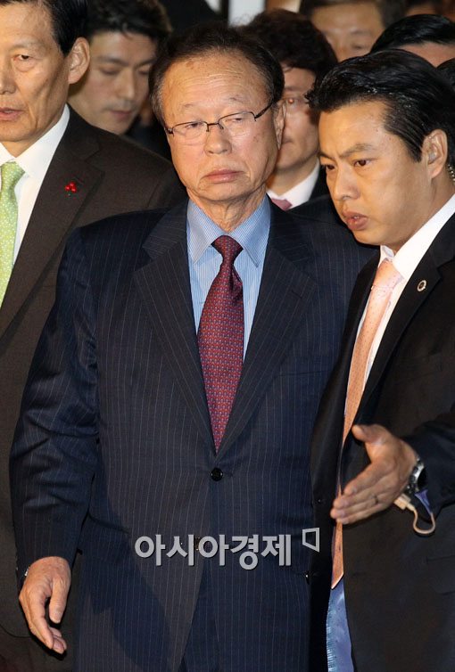 [포토] 귀국한 박희태 국회의장