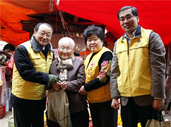 예탁결제원, 소외계층 설 상차림 지원