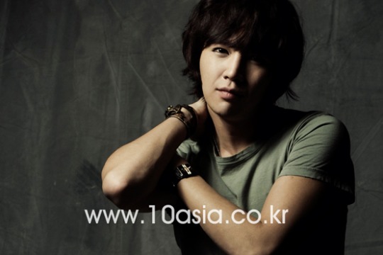 Jang Keun-suk to release unit album in Japan in March