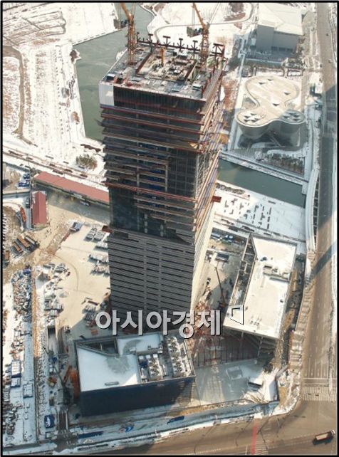 인천 송도국제도시내 건설 중인 I-타워.