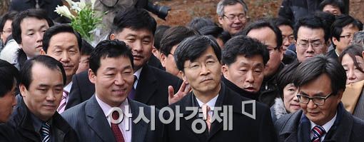 [포토] 지지자들과 함께하는 곽노현