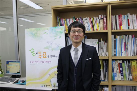 지자체 1호 입학사정관 장광원씨, 1년간 3000명 관리 