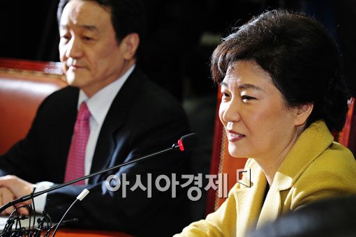 [포토] 발언하는 박근혜 위원장